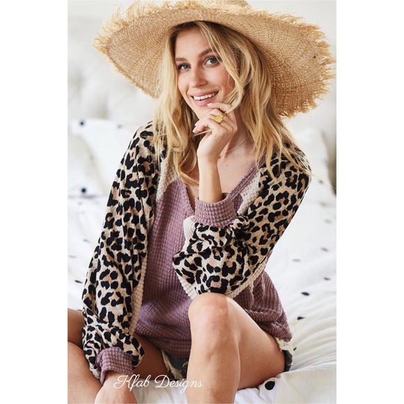 ❤️LAST 2! V Neck Popcorn Waffle Leopard Block Top! - Picture 9 of 15